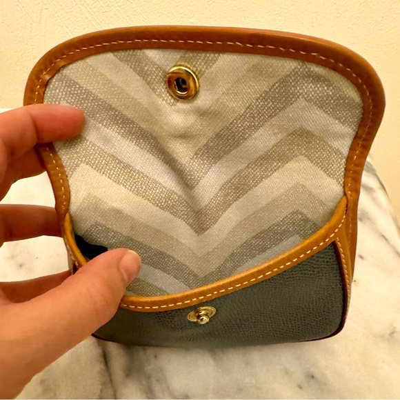 DOONEY & BOURKE Pebbled Leather Snap Wristlet  Black with Tan Trim EUC - Picture 4 of 7